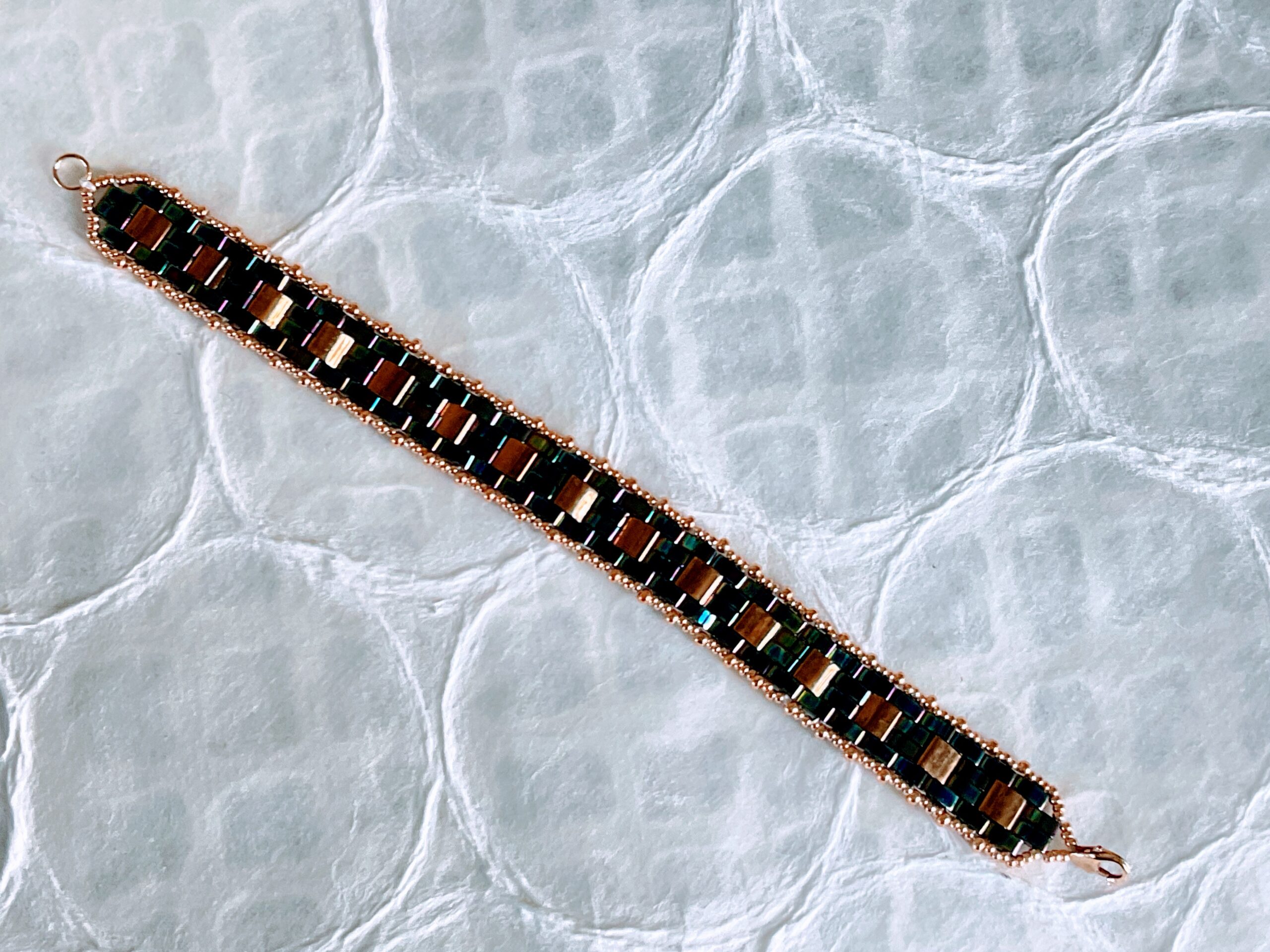 Iridescent blue/purple and gold flat woven TILA bead bracelet - Image 3